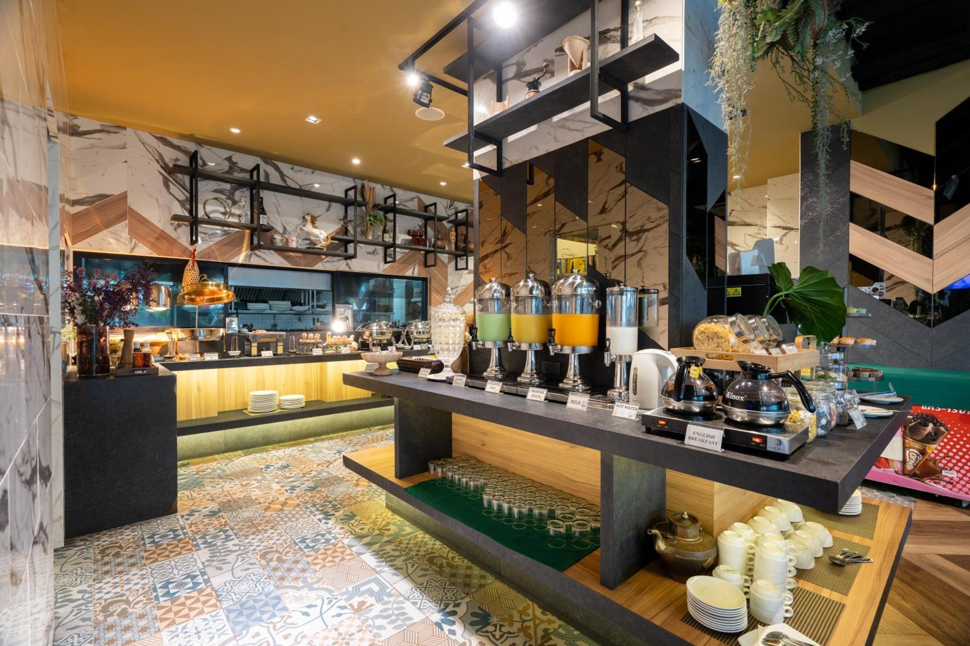 Rak Elegant Hotel Patong Екстериор снимка